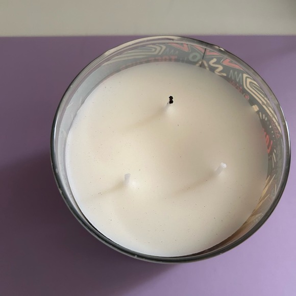 Bath & Body Works | Black History Month Unity Coconut Sandalwood Candle - Picture 2 of 5